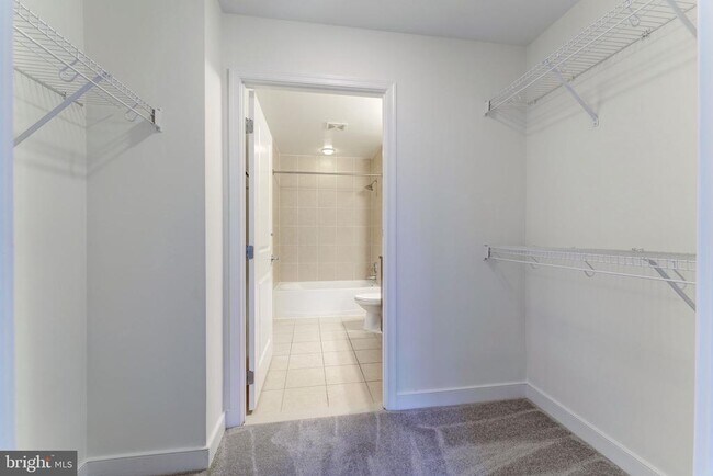 Building Photo - 155 Potomac Passage