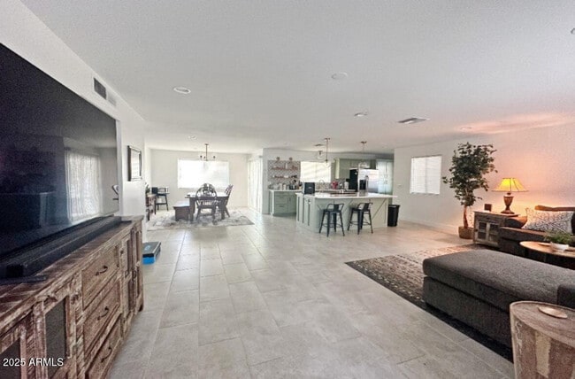Building Photo - 11832 N Balboa Dr