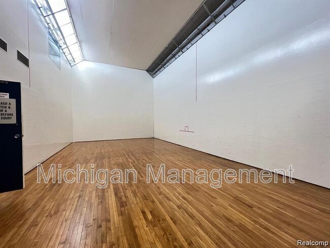 Building Photo - 2150 Pauline Blvd