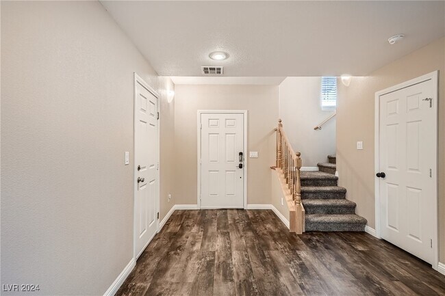Building Photo - 10433 Badger Ravine St