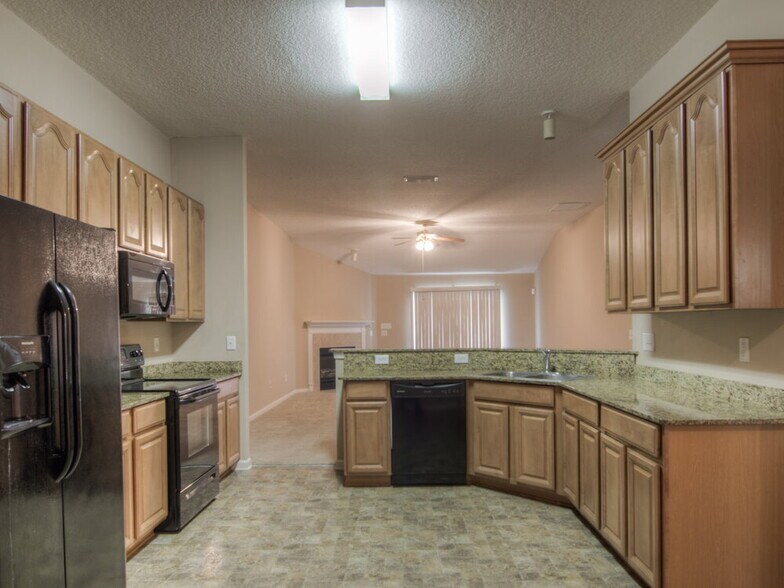 Building Photo - 13904 Fish Eagle Dr E