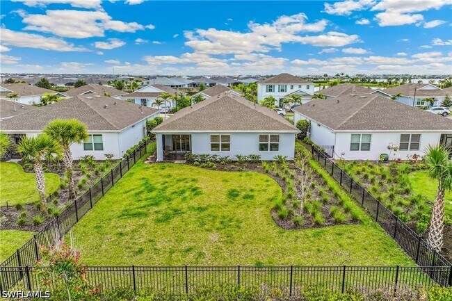 Building Photo - 42425 Cascade Dr