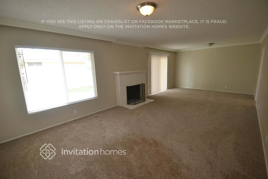 Building Photo - 615 N Sycamore Ave