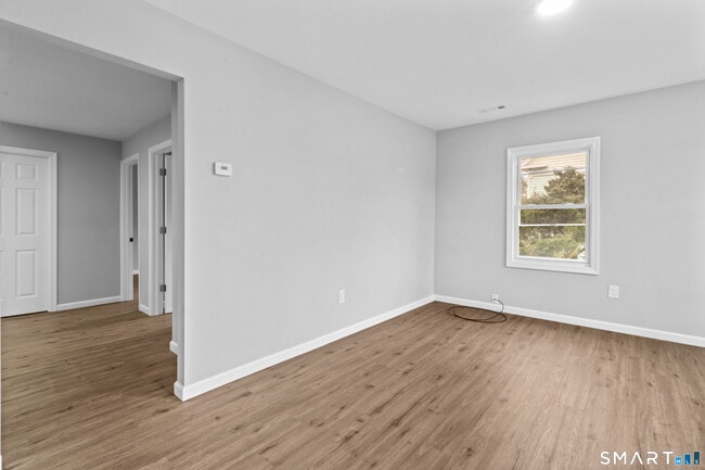 Building Photo - 173 Shaw St