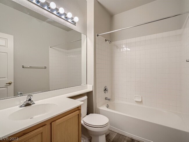 Building Photo - 3845 Wiggins Bay St