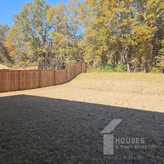 Building Photo - 185 Vickery Rd