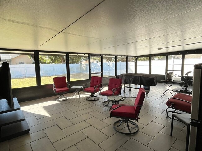 Building Photo - 947 Wages Way