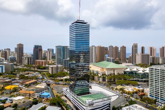 Building Photo - 1750 Kalakaua Ave