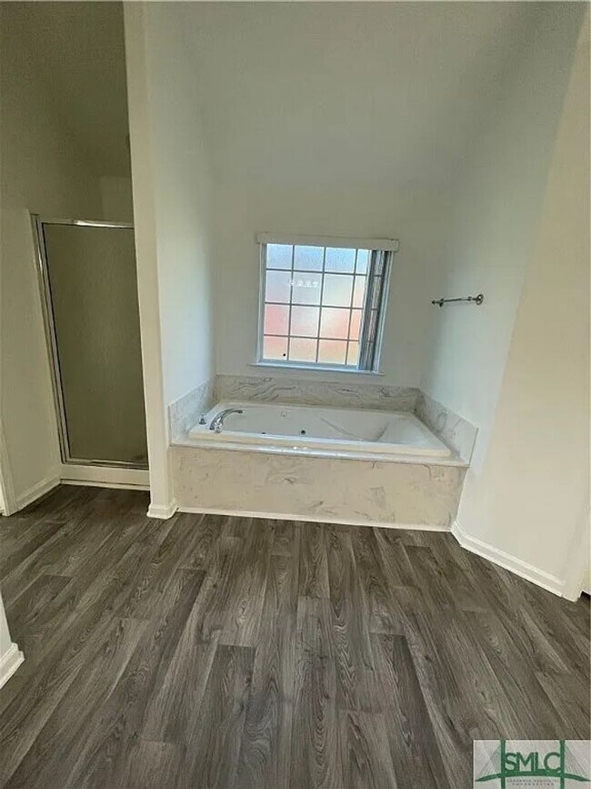 Building Photo - 568 Marshview Dr