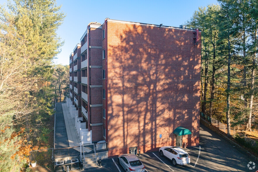 Building Photo - Venetian Tower
