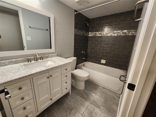 Building Photo - 6236 93rd Terrace N