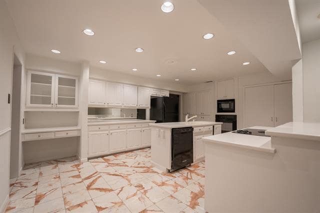 Building Photo - 2004 Carmel Dr