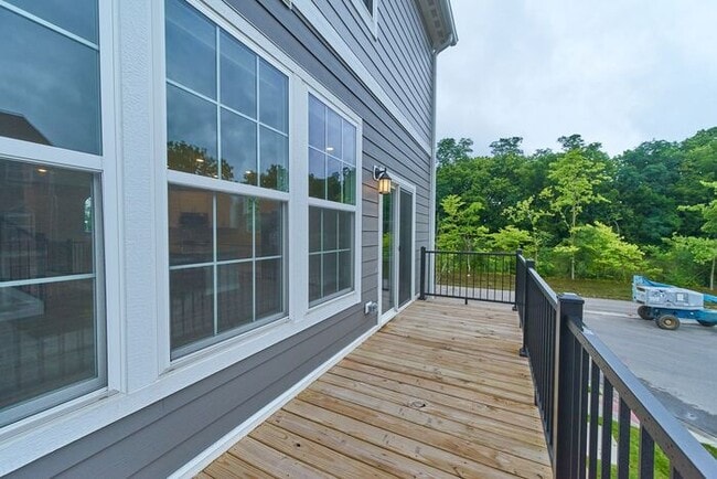 Building Photo - Beautiful Brand New,Townhome in Great Carm...