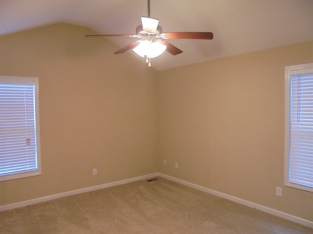 Building Photo - 5600 Gateswalk Ln