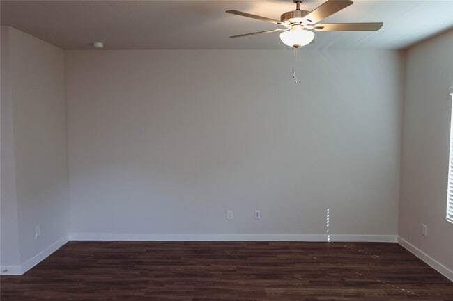 Building Photo - 211 Brazen Forest Trl