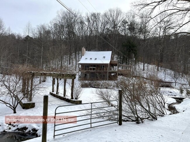 Building Photo - 709 Brown Mountain Rd