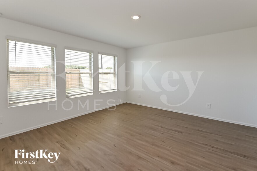 Building Photo - 24215 Becker Hollow Ln