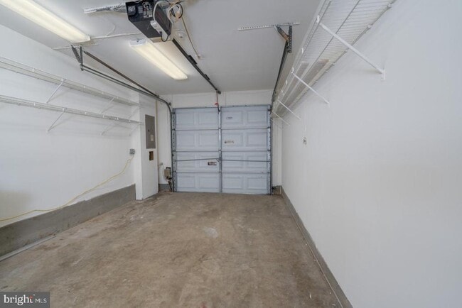 Building Photo - 20821 Shamrock Glen Cir