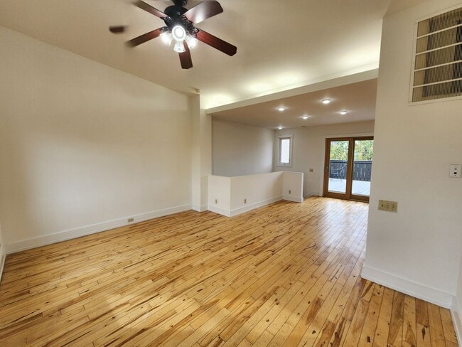 Building Photo - Beautiful 3 bedroom in brewerytown