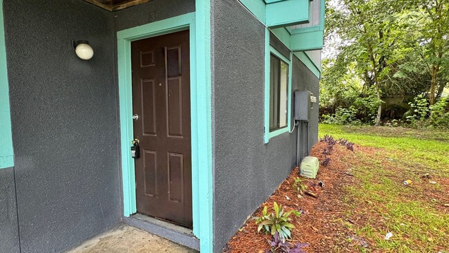 Building Photo - 2 Bed/ 1 Bath Available Now on the Westside!