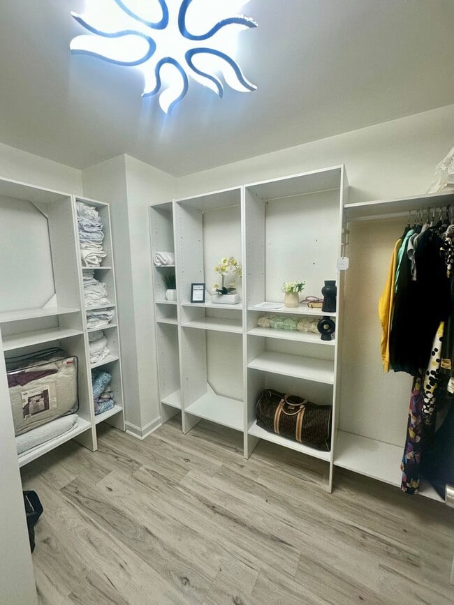 Building Photo - 201 Flowing Meadows Dr