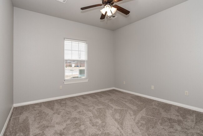 Building Photo - Bentonville Home! (March Move In)