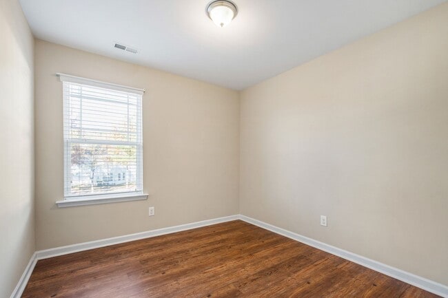 Building Photo - Refined Living: 3BR Townhome in Morrisville’s Keystone Park!