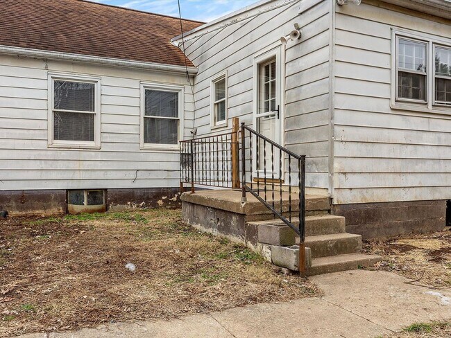 Building Photo - 1019 Liberty Rd