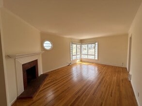Building Photo - 1401-1403 34th Avenue (926r)