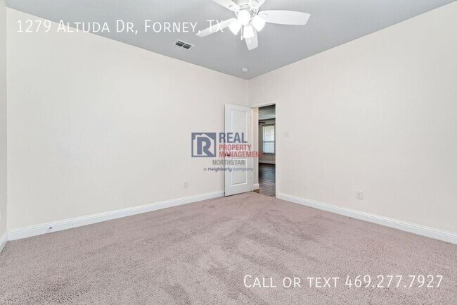 Building Photo - 1279 Altuda Dr
