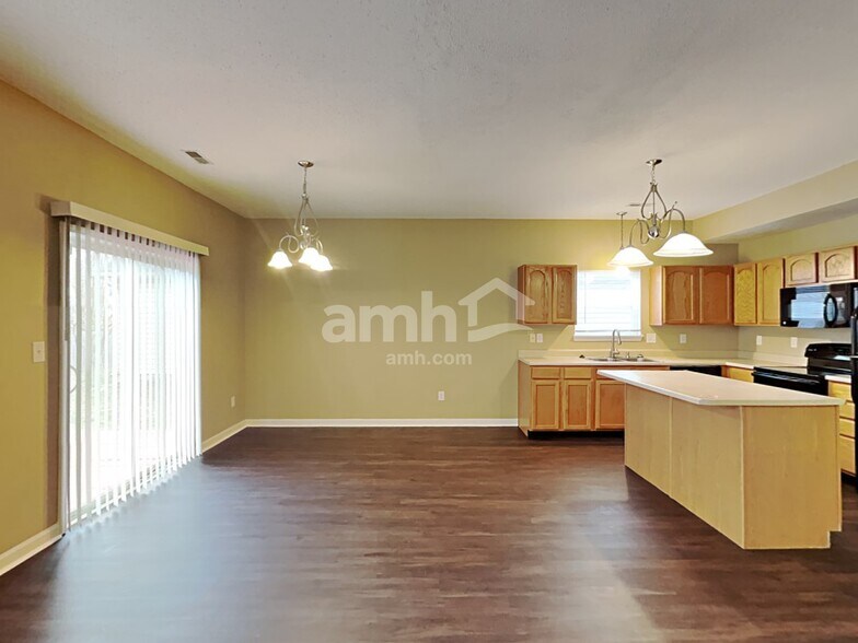 Building Photo - 657 Blue Meadow Dr