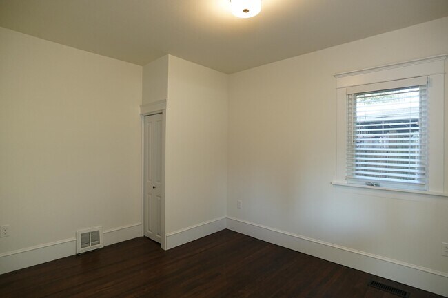 Building Photo - 2922 S Adams St