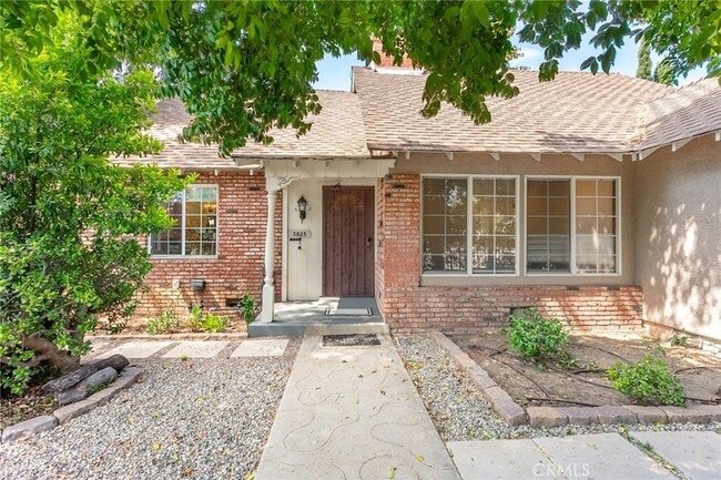 Building Photo - 5825 Fulton Ave