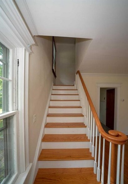 Building Photo - 20 Oakhill Rd