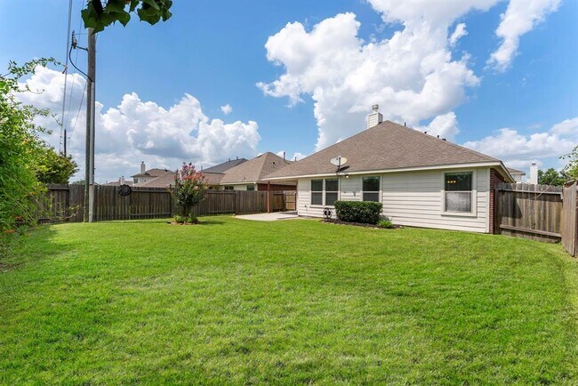 Building Photo - 28519 Lockeridge View Dr