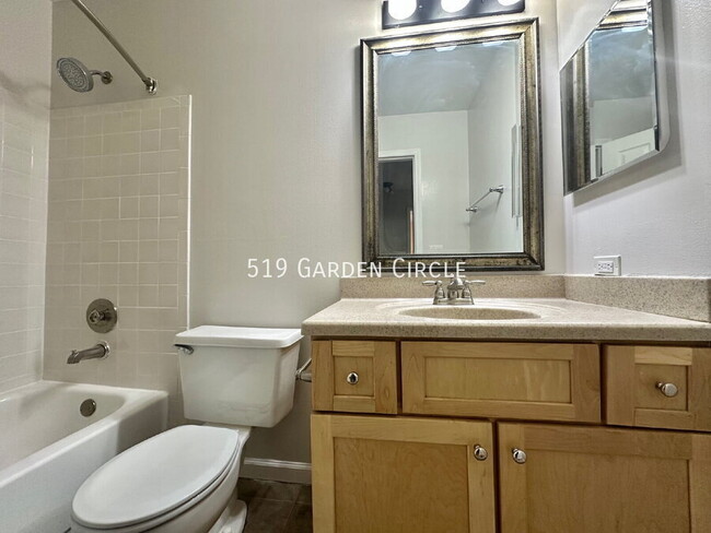 Building Photo - 519 Garden Cir