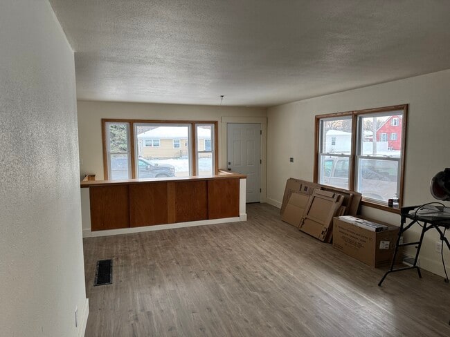 Building Photo - 4106 Victory Ave