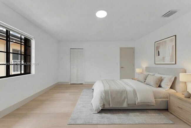 Building Photo - 456 SW 20th Rd