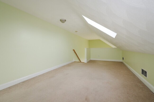 Building Photo - 117 Manchester St