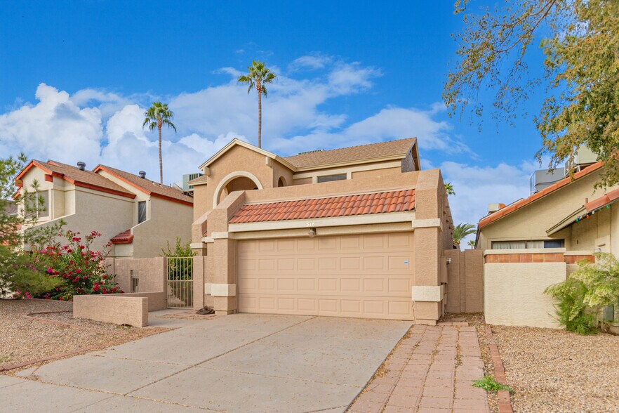 Building Photo - 518 E Wescott Dr