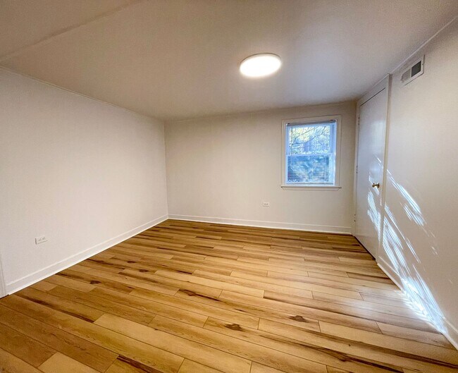 Building Photo - 801 Calhoun St