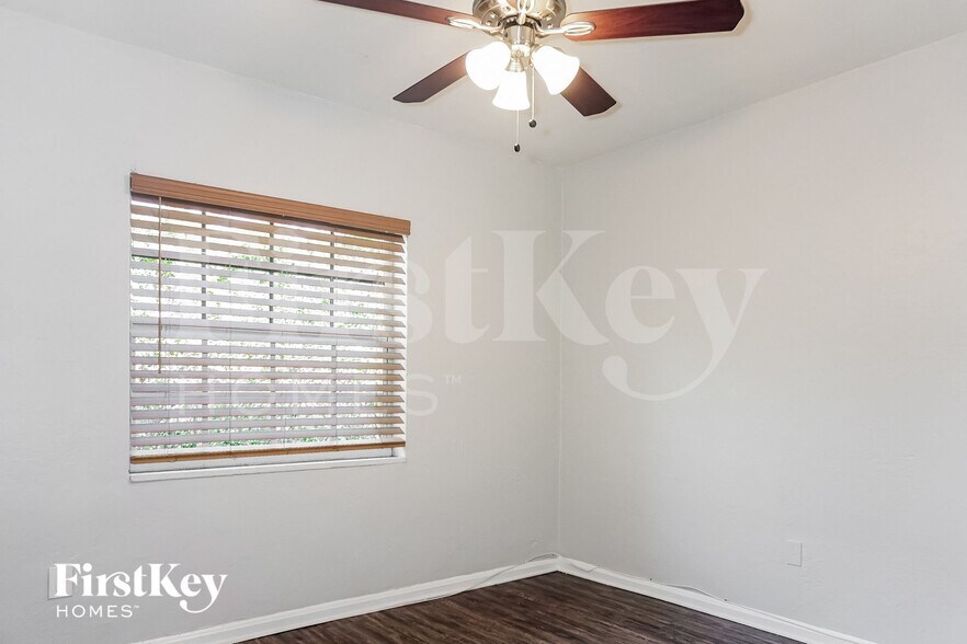 Building Photo - 1579 NE 182nd St