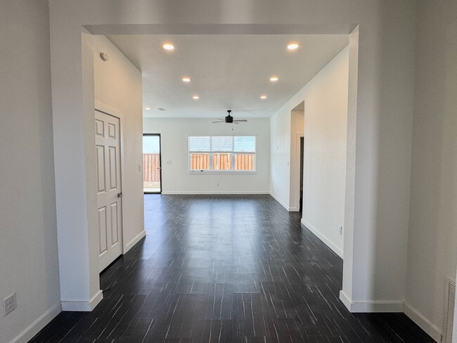 Building Photo - 340 Lucy Rd