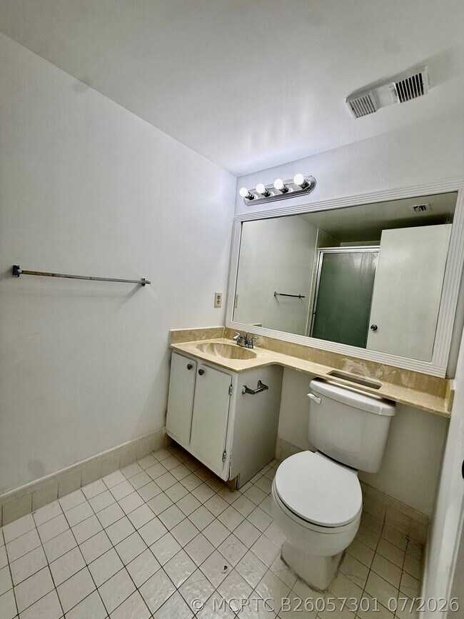 Building Photo - 9777 Westview Dr