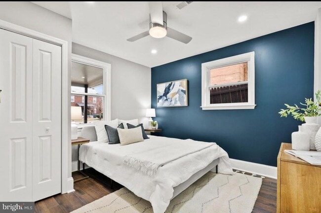 Building Photo - 612 44th St NE