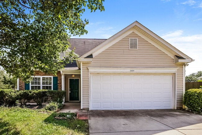 Building Photo - 3004 Omaha Dr