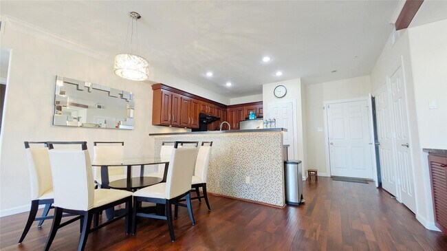 Building Photo - 6611 W Sam Houston Pkwy S