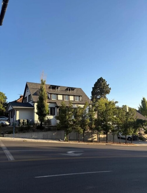 Building Photo - 1334 E 100 S