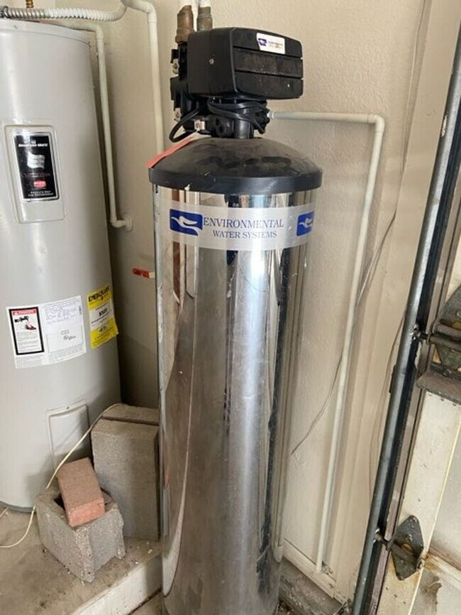 Building Photo - 5249 N Adobe Cir