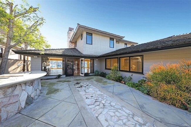 Building Photo - 2636 Bayshore Dr